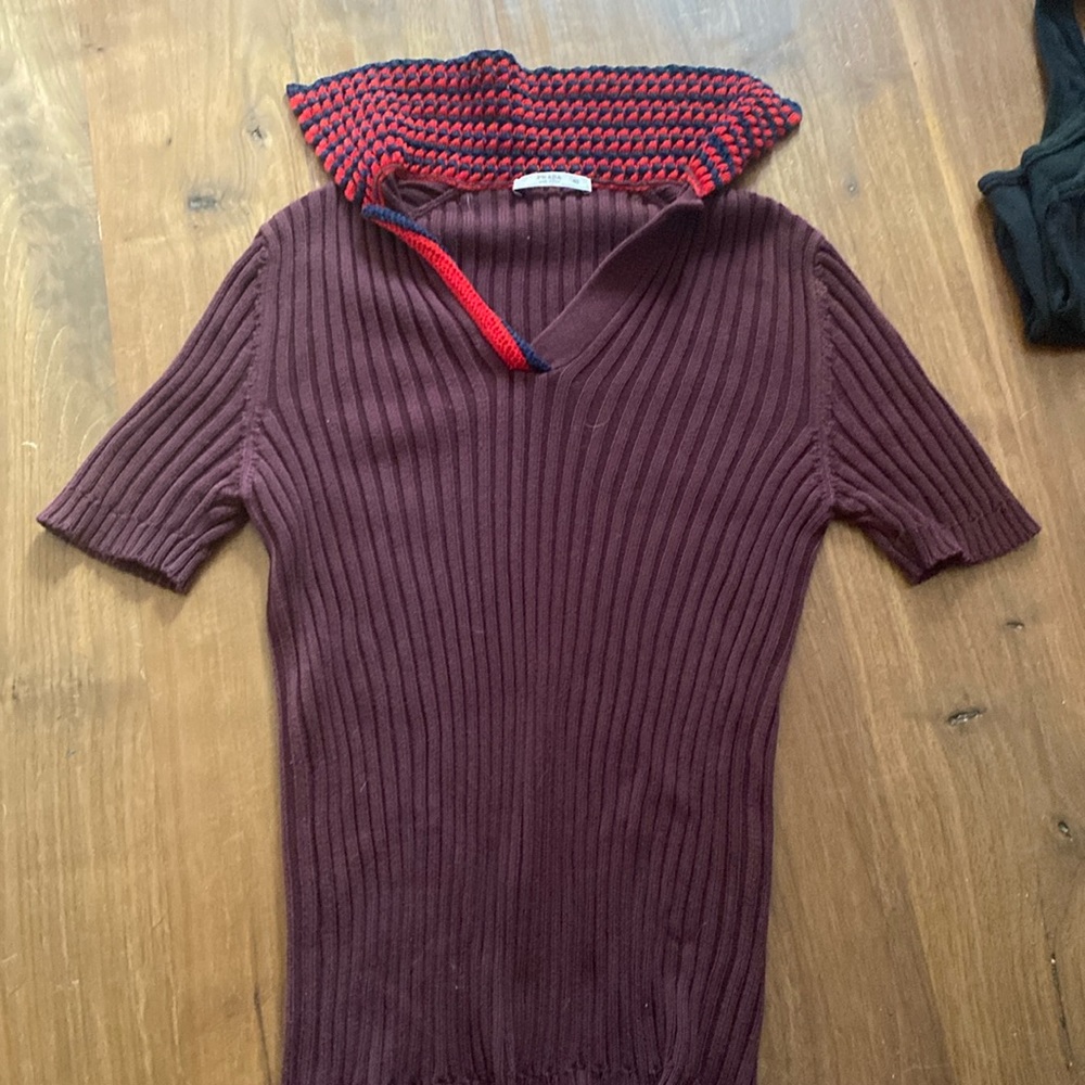 Prada Red knit short sleeve Shirt 40 Small